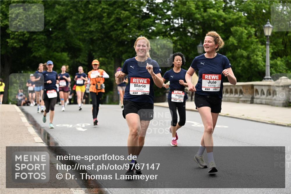 14.06.2026 - REWE Women's Run Dr. Thomas Lammeyer http://msf.ph/oto/9767147 14.06.2026 09:42:50 Laufen 10054, 10056, 57 meine-sportfotos.de