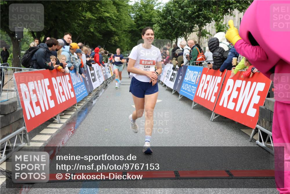 14.06.2026 - REWE Women's Run Strokosch-Dieckow http://msf.ph/oto/9767153 14.06.2026 09:52:22 Ziel 10230, 10286, 10870, 11135 meine-sportfotos.de