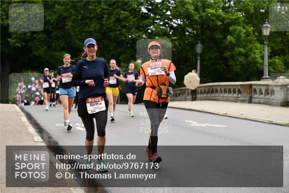 14.06.2026 - REWE Women's Run Dr. Thomas Lammeyer http://msf.ph/oto/9767173 14.06.2026 09:42:53 Laufen 10590, 57, 11198, 51 meine-sportfotos.de
