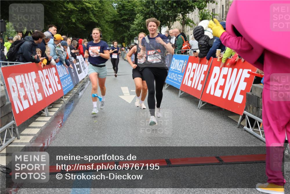14.06.2026 - REWE Women's Run Strokosch-Dieckow http://msf.ph/oto/9767195 14.06.2026 09:52:25 Ziel 10230, 10286, 10870, 10954, 11135 meine-sportfotos.de