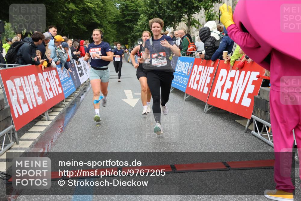 14.06.2026 - REWE Women's Run Strokosch-Dieckow http://msf.ph/oto/9767205 14.06.2026 09:52:25 Ziel 10230, 10286, 10870, 10954, 11135 meine-sportfotos.de