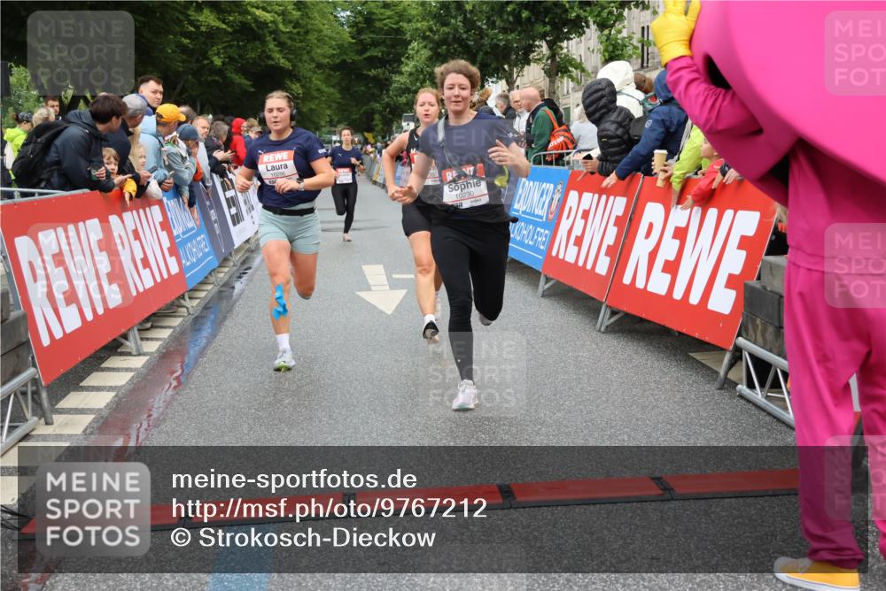 14.06.2026 - REWE Women's Run Strokosch-Dieckow http://msf.ph/oto/9767212 14.06.2026 09:52:25 Ziel 10230, 10286, 10870, 10954, 11135 meine-sportfotos.de