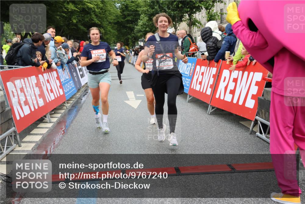 14.06.2026 - REWE Women's Run Strokosch-Dieckow http://msf.ph/oto/9767240 14.06.2026 09:52:25 Ziel 10230, 10286, 10870, 10954, 11135 meine-sportfotos.de
