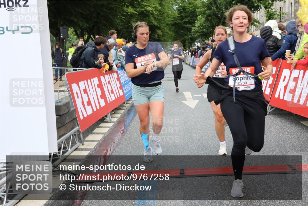 14.06.2026 - REWE Women's Run Strokosch-Dieckow http://msf.ph/oto/9767258 14.06.2026 09:52:26 Ziel 10230, 10286, 10870, 10954, 11135 meine-sportfotos.de