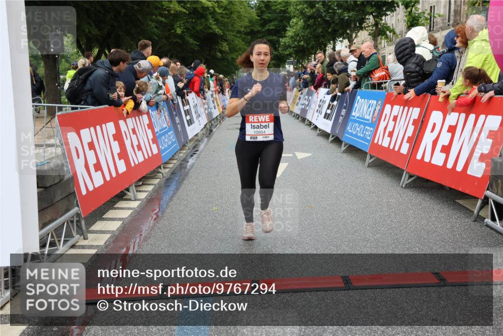 14.06.2026 - REWE Women's Run Strokosch-Dieckow http://msf.ph/oto/9767294 14.06.2026 09:52:28 Ziel 10230, 10286, 10870, 10954, 11135 meine-sportfotos.de