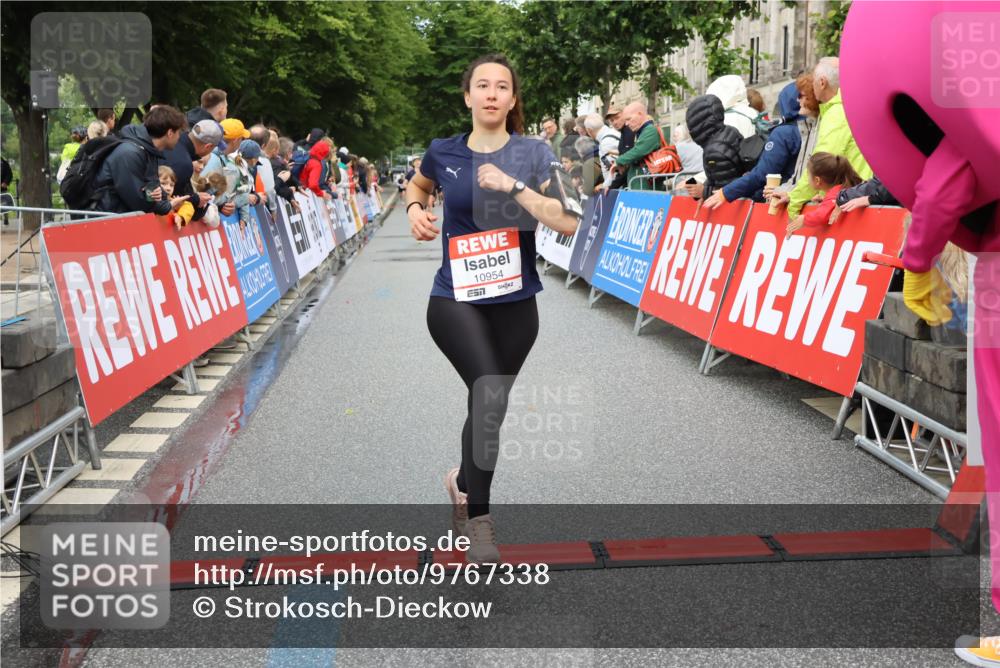14.06.2026 - REWE Women's Run Strokosch-Dieckow http://msf.ph/oto/9767338 14.06.2026 09:52:28 Ziel 10230, 10286, 10870, 10954, 11135 meine-sportfotos.de