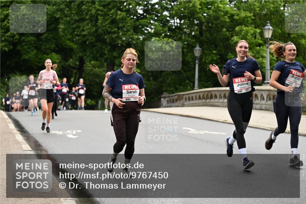 14.06.2026 - REWE Women's Run Dr. Thomas Lammeyer http://msf.ph/oto/9767450 14.06.2026 09:43:29 Laufen 11221, 7, 10492, 571, 11046 meine-sportfotos.de