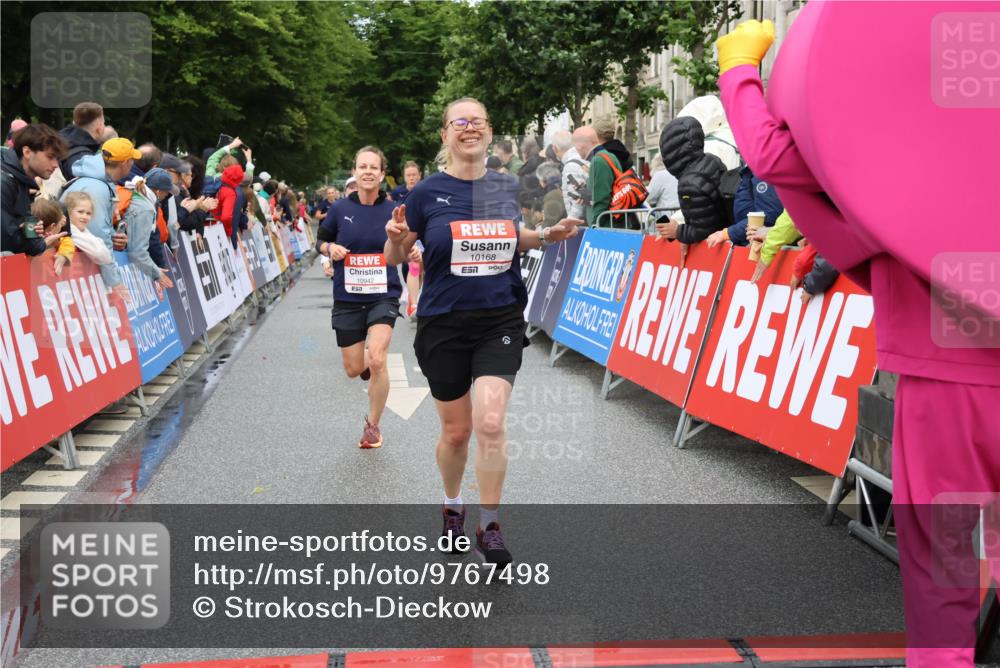 14.06.2026 - REWE Women's Run Strokosch-Dieckow http://msf.ph/oto/9767498 14.06.2026 09:52:46 Ziel 10168, 10422, 10942, 11174, 11228, 11326, 11467 meine-sportfotos.de
