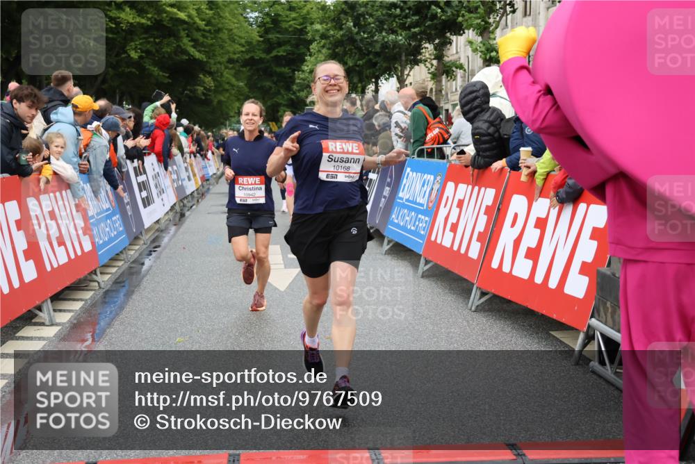 14.06.2026 - REWE Women's Run Strokosch-Dieckow http://msf.ph/oto/9767509 14.06.2026 09:52:46 Ziel 10168, 10422, 10942, 11174, 11228, 11326, 11467 meine-sportfotos.de