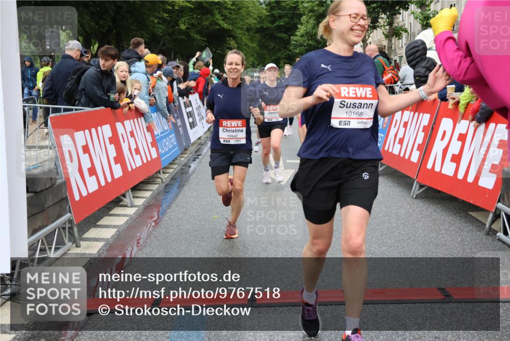 14.06.2026 - REWE Women's Run Strokosch-Dieckow http://msf.ph/oto/9767518 14.06.2026 09:52:46 Ziel 10168, 10422, 10942, 11174, 11228, 11326, 11467 meine-sportfotos.de