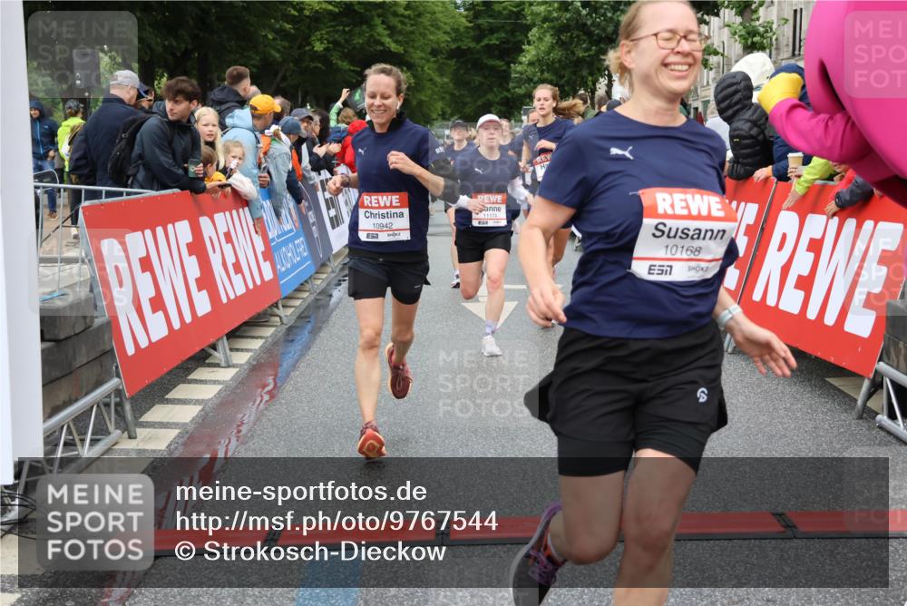 14.06.2026 - REWE Women's Run Strokosch-Dieckow http://msf.ph/oto/9767544 14.06.2026 09:52:47 Ziel 10168, 10278, 10422, 10942, 11174, 11326, 11467, 11519 meine-sportfotos.de