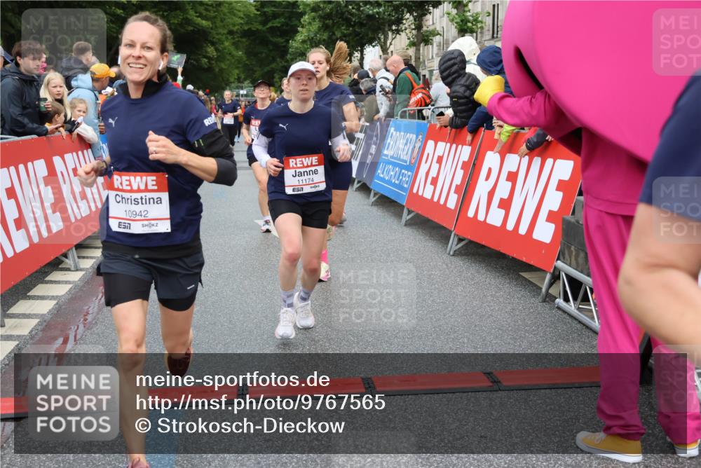 14.06.2026 - REWE Women's Run Strokosch-Dieckow http://msf.ph/oto/9767565 14.06.2026 09:52:47 Ziel 10168, 10278, 10422, 10942, 11174, 11326, 11467, 11519 meine-sportfotos.de