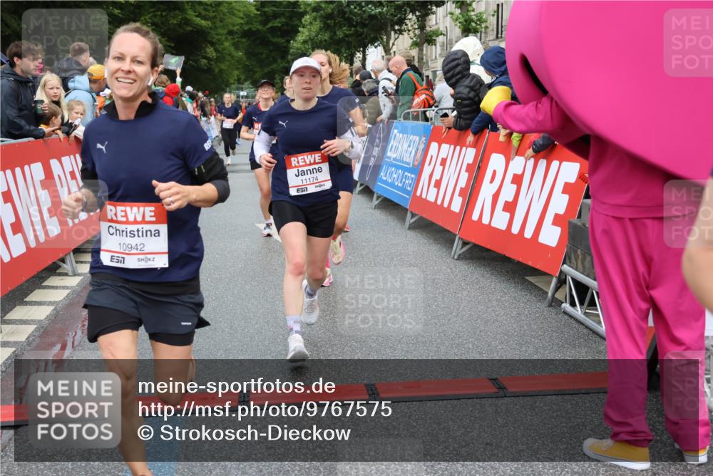 14.06.2026 - REWE Women's Run Strokosch-Dieckow http://msf.ph/oto/9767575 14.06.2026 09:52:47 Ziel 10168, 10278, 10422, 10942, 11174, 11326, 11467, 11519 meine-sportfotos.de