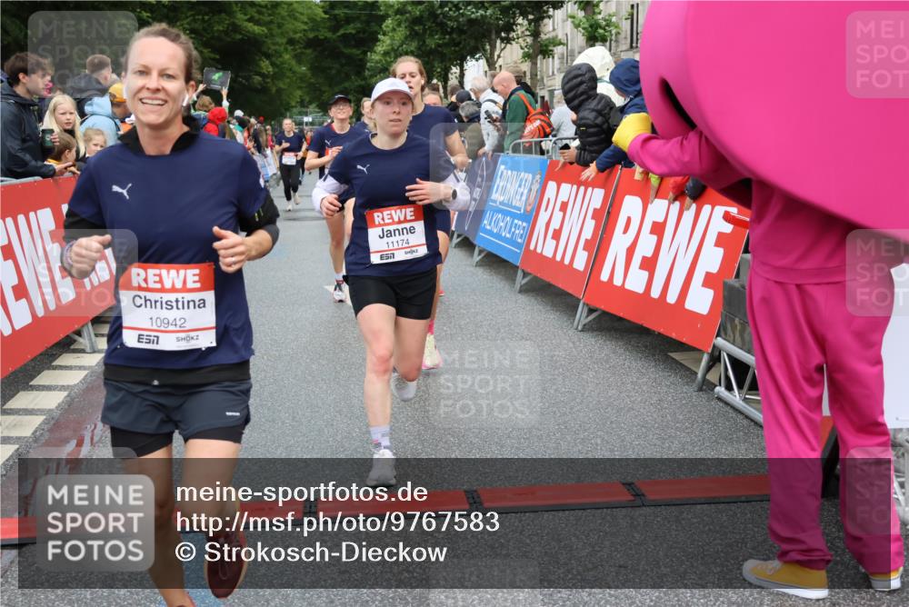 14.06.2026 - REWE Women's Run Strokosch-Dieckow http://msf.ph/oto/9767583 14.06.2026 09:52:47 Ziel 10168, 10278, 10422, 10942, 11174, 11326, 11467, 11519 meine-sportfotos.de