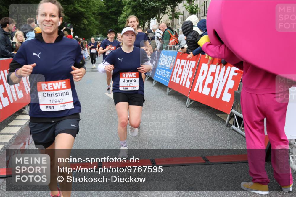 14.06.2026 - REWE Women's Run Strokosch-Dieckow http://msf.ph/oto/9767595 14.06.2026 09:52:48 Ziel 10168, 10278, 10422, 10942, 11174, 11326, 11467, 11519 meine-sportfotos.de