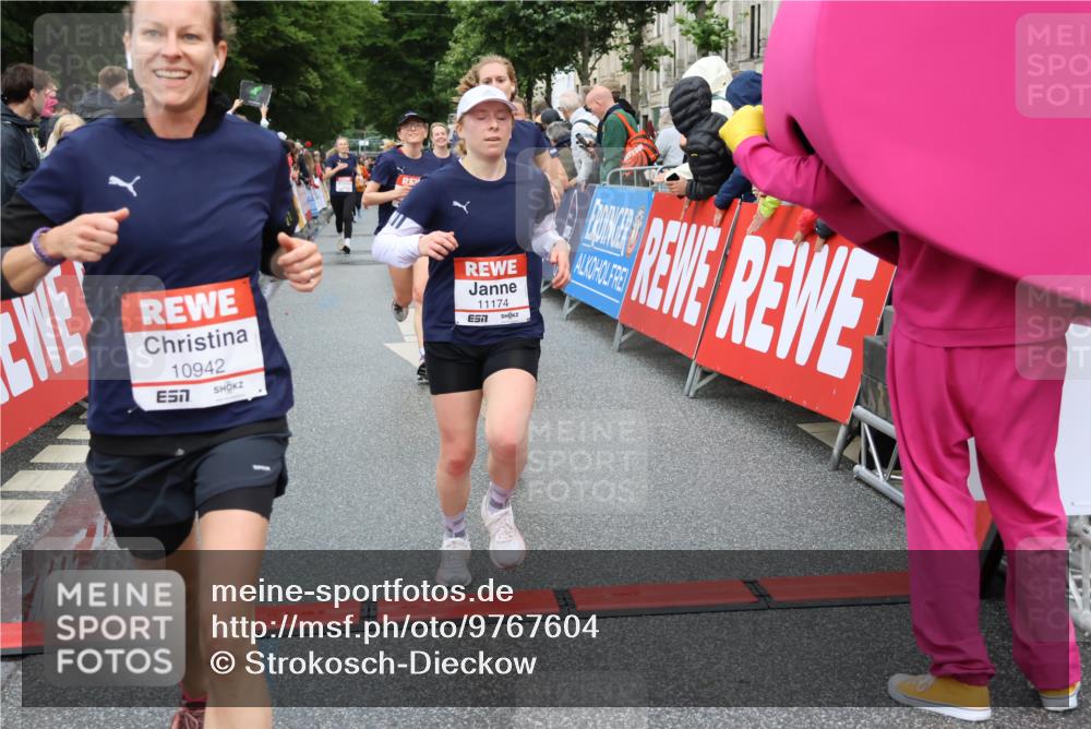 14.06.2026 - REWE Women's Run Strokosch-Dieckow http://msf.ph/oto/9767604 14.06.2026 09:52:48 Ziel 10168, 10278, 10422, 10942, 11174, 11326, 11467, 11519 meine-sportfotos.de