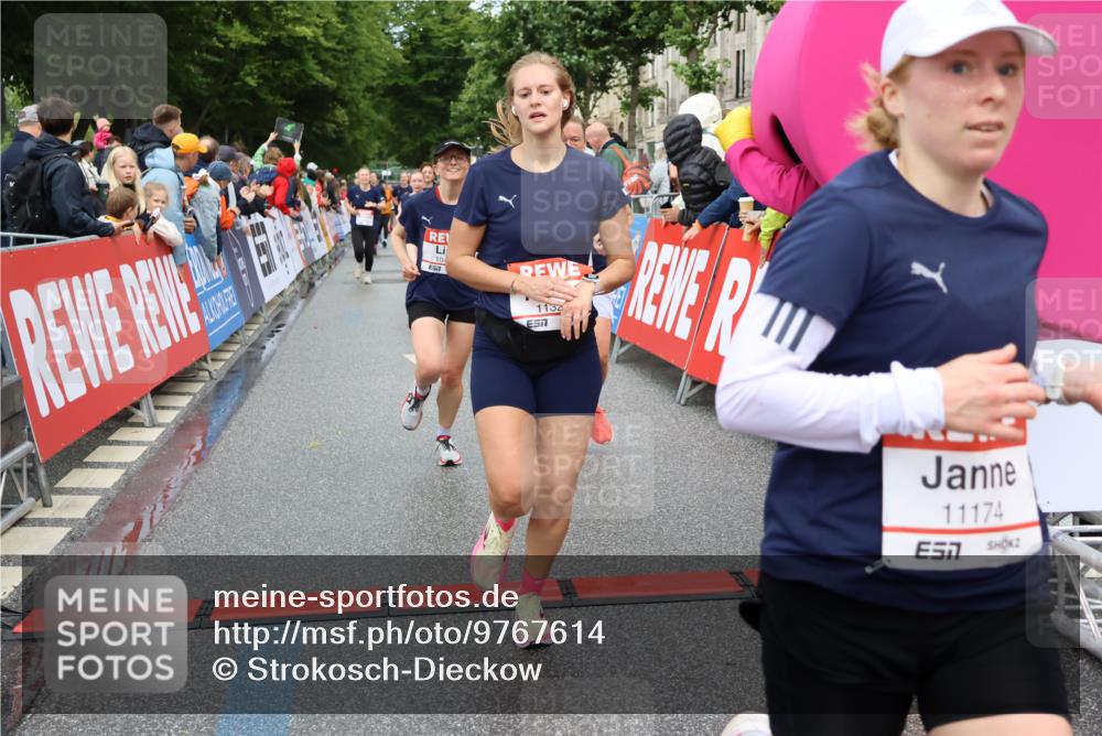 14.06.2026 - REWE Women's Run Strokosch-Dieckow http://msf.ph/oto/9767614 14.06.2026 09:52:48 Ziel 10168, 10278, 10422, 10942, 11174, 11326, 11467, 11519 meine-sportfotos.de