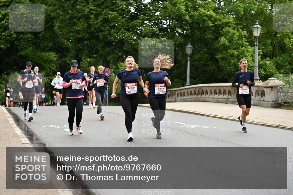 14.06.2026 - REWE Women's Run Dr. Thomas Lammeyer http://msf.ph/oto/9767660 14.06.2026 09:43:55 Laufen 10677, 10558, 57, 10160 meine-sportfotos.de
