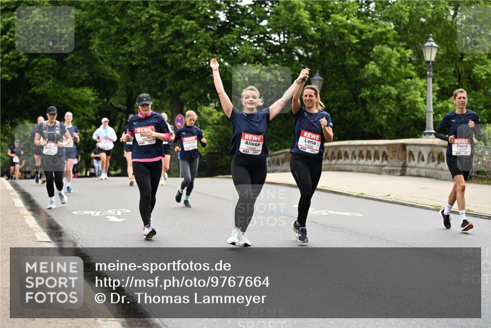 14.06.2026 - REWE Women's Run Dr. Thomas Lammeyer http://msf.ph/oto/9767664 14.06.2026 09:43:56 Laufen 10677, 57, 10982, 10558 meine-sportfotos.de
