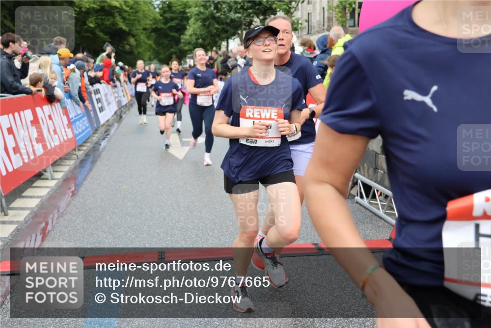 14.06.2026 - REWE Women's Run Strokosch-Dieckow http://msf.ph/oto/9767665 14.06.2026 09:52:50 Ziel 10168, 10278, 10422, 10490, 10686, 10942, 11174, 11326, 11467, 11519 meine-sportfotos.de