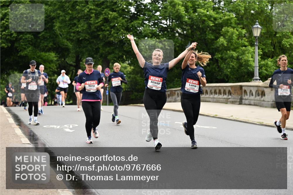 14.06.2026 - REWE Women's Run Dr. Thomas Lammeyer http://msf.ph/oto/9767666 14.06.2026 09:43:56 Laufen 10677, 10982, 10558, 10160 meine-sportfotos.de