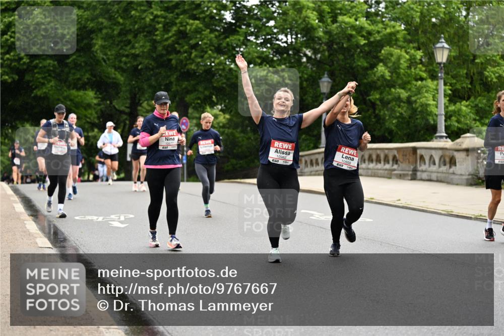 14.06.2026 - REWE Women's Run Dr. Thomas Lammeyer http://msf.ph/oto/9767667 14.06.2026 09:43:56 Laufen 10677, 10982, 10558, 57, 57, 7 meine-sportfotos.de