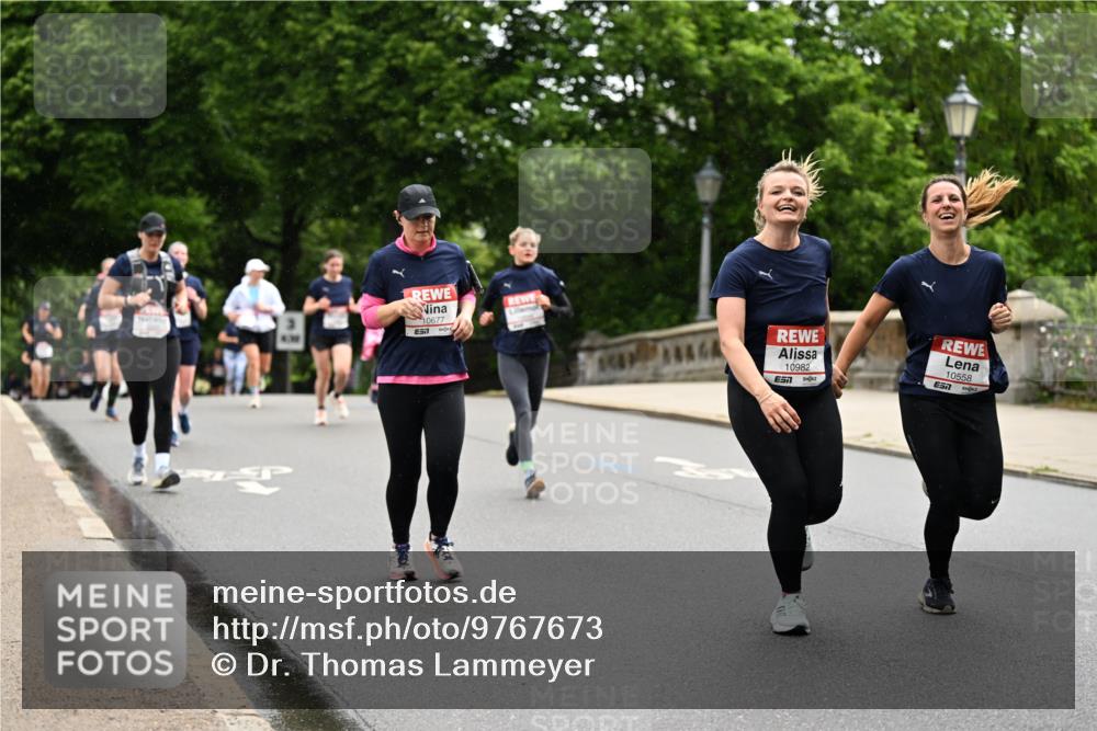 14.06.2026 - REWE Women's Run Dr. Thomas Lammeyer http://msf.ph/oto/9767673 14.06.2026 09:43:57 Laufen 10677, 10982, 10558, 57 meine-sportfotos.de