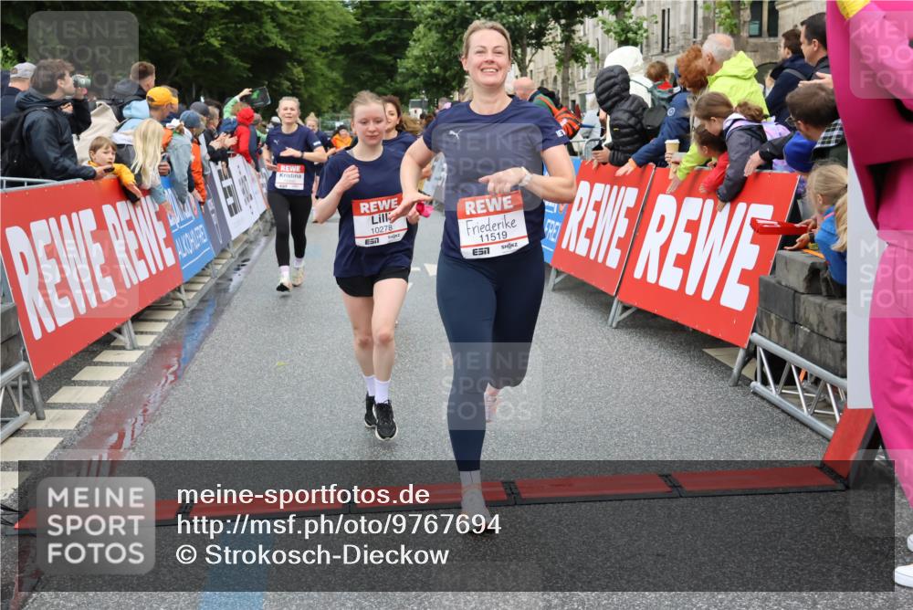 14.06.2026 - REWE Women's Run Strokosch-Dieckow http://msf.ph/oto/9767694 14.06.2026 09:52:51 Ziel 10168, 10278, 10422, 10490, 10686, 10942, 11123, 11174, 11326, 11467, 11519 meine-sportfotos.de