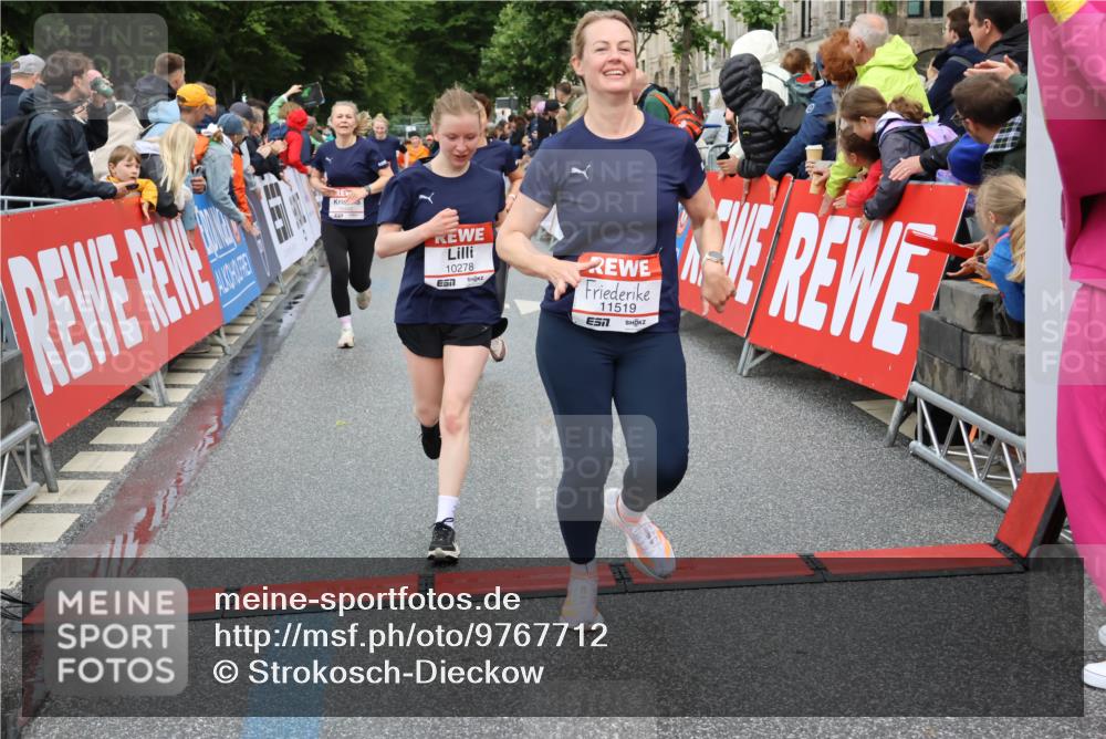 14.06.2026 - REWE Women's Run Strokosch-Dieckow http://msf.ph/oto/9767712 14.06.2026 09:52:51 Ziel 10168, 10278, 10422, 10490, 10686, 10942, 11123, 11174, 11326, 11467, 11519 meine-sportfotos.de