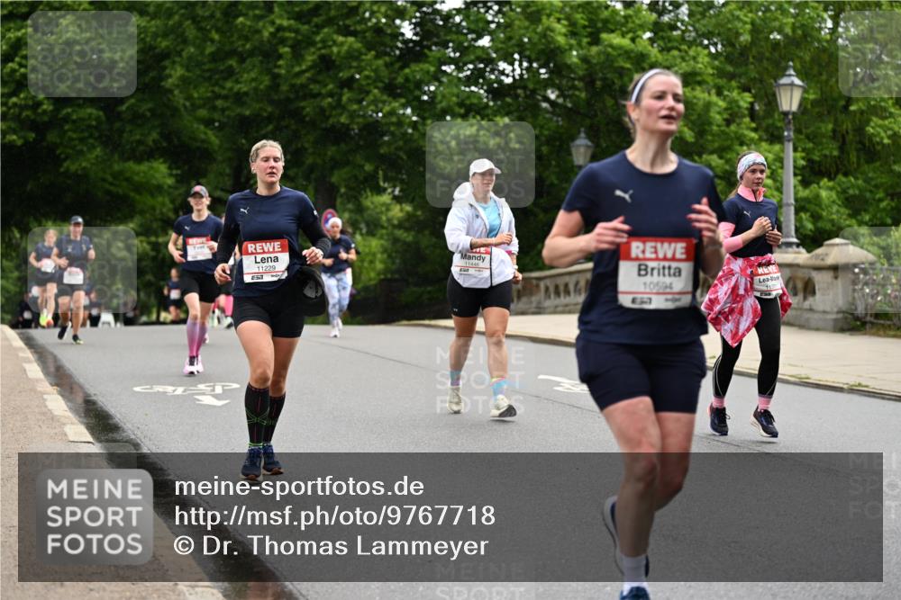 14.06.2026 - REWE Women's Run Dr. Thomas Lammeyer http://msf.ph/oto/9767718 14.06.2026 09:44:02 Laufen 11229, 10594, 63, 7, 113 meine-sportfotos.de