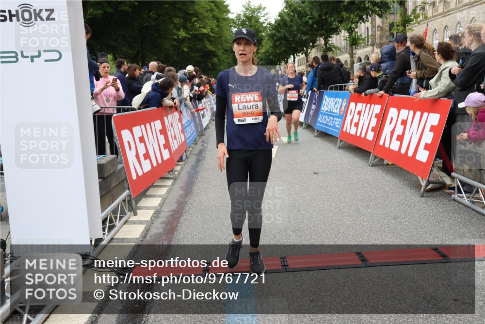 14.06.2026 - REWE Women's Run Strokosch-Dieckow http://msf.ph/oto/9767721 14.06.2026 11:00:30 Ziel 5004, 5143, 5233, 5322, 5403, 5415, 5691, 5692, 5719, 5782, 5929, 6019, 6040 meine-sportfotos.de