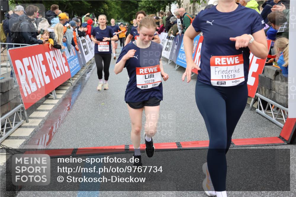 14.06.2026 - REWE Women's Run Strokosch-Dieckow http://msf.ph/oto/9767734 14.06.2026 09:52:52 Ziel 10168, 10278, 10422, 10490, 10629, 10686, 10942, 11123, 11174, 11326, 11467, 11519 meine-sportfotos.de