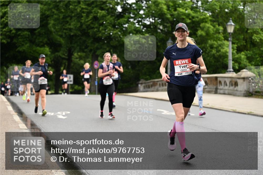 14.06.2026 - REWE Women's Run Dr. Thomas Lammeyer http://msf.ph/oto/9767753 14.06.2026 09:44:06 Laufen 10433, 57 meine-sportfotos.de