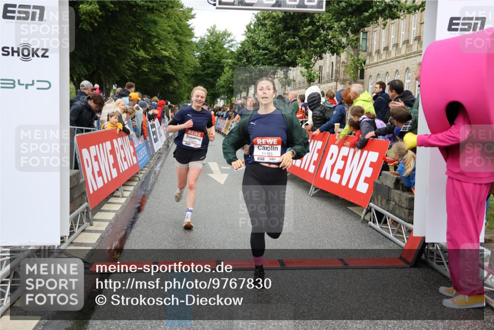 14.06.2026 - REWE Women's Run Strokosch-Dieckow http://msf.ph/oto/9767830 14.06.2026 09:52:56 Ziel 10278, 10422, 10490, 10629, 10686, 11123, 11326, 11467, 11485, 11519 meine-sportfotos.de