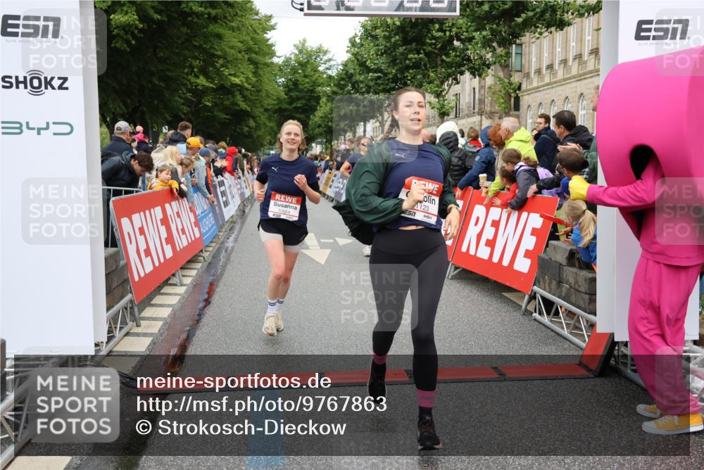 14.06.2026 - REWE Women's Run Strokosch-Dieckow http://msf.ph/oto/9767863 14.06.2026 09:52:56 Ziel 10278, 10422, 10490, 10629, 10686, 11123, 11326, 11467, 11485, 11519 meine-sportfotos.de