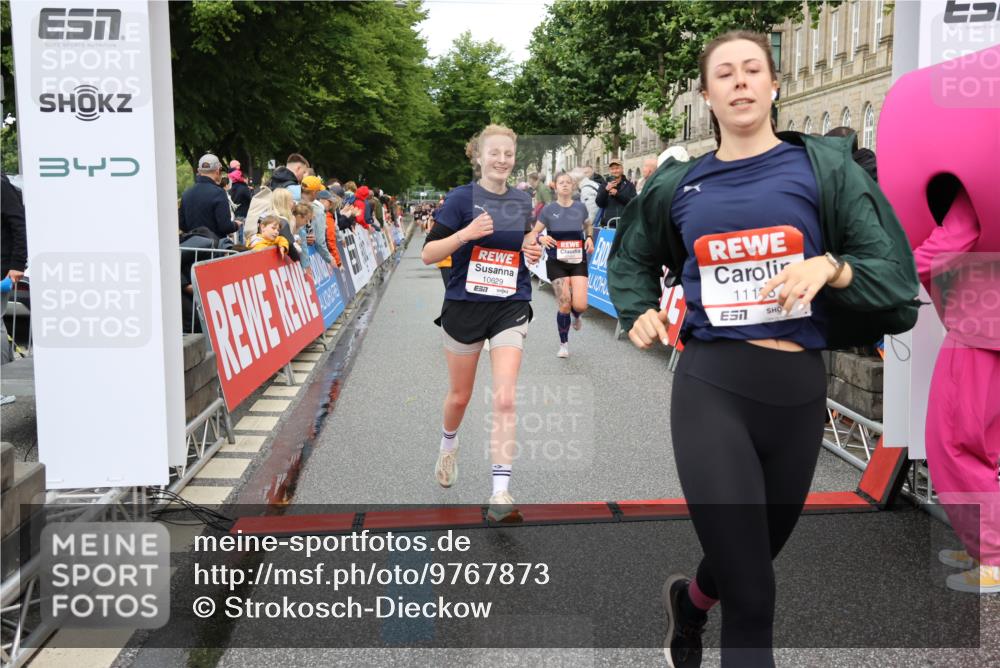 14.06.2026 - REWE Women's Run Strokosch-Dieckow http://msf.ph/oto/9767873 14.06.2026 09:52:56 Ziel 10278, 10422, 10490, 10629, 10686, 11123, 11326, 11467, 11485, 11519 meine-sportfotos.de