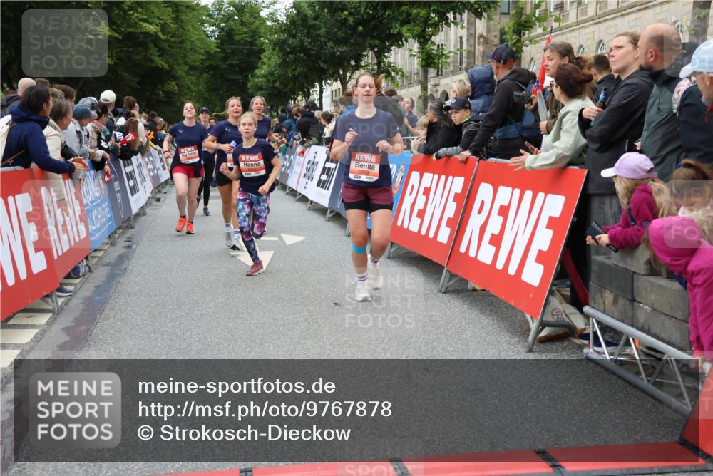 14.06.2026 - REWE Women's Run Strokosch-Dieckow http://msf.ph/oto/9767878 14.06.2026 11:00:26 Ziel 5143, 5233, 5322, 5403, 5415, 5691, 5692, 6019, 6040 meine-sportfotos.de