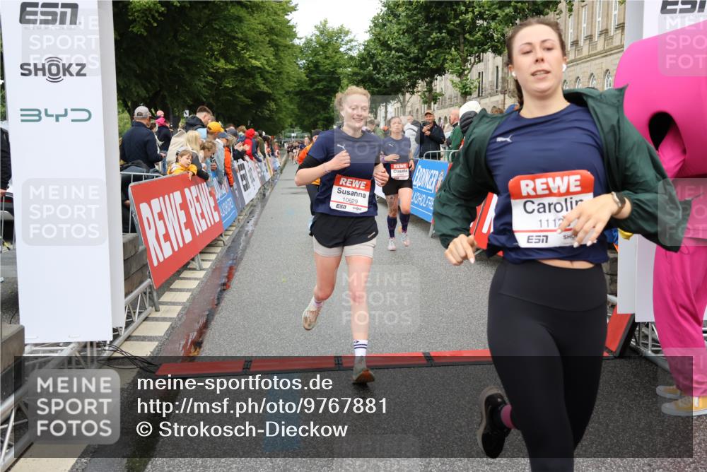 14.06.2026 - REWE Women's Run Strokosch-Dieckow http://msf.ph/oto/9767881 14.06.2026 09:52:56 Ziel 10278, 10422, 10490, 10629, 10686, 11123, 11326, 11467, 11485, 11519 meine-sportfotos.de
