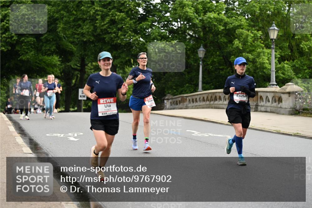 14.06.2026 - REWE Women's Run Dr. Thomas Lammeyer http://msf.ph/oto/9767902 14.06.2026 09:44:22 Laufen 3, 10905, 57, 1009, 10715 meine-sportfotos.de