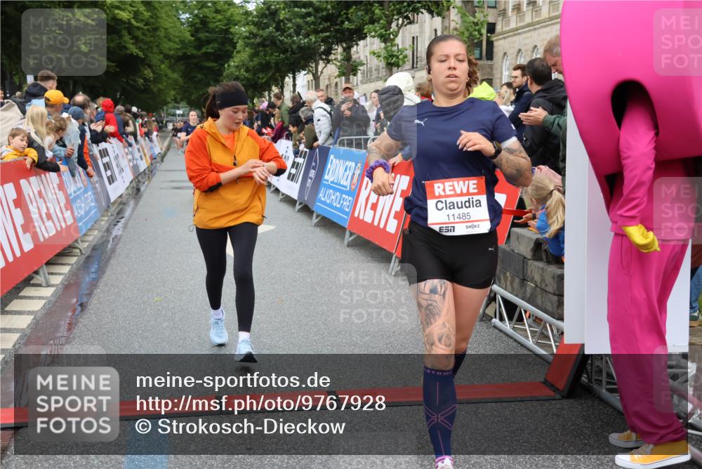 14.06.2026 - REWE Women's Run Strokosch-Dieckow http://msf.ph/oto/9767928 14.06.2026 09:52:58 Ziel 10278, 10490, 10629, 10686, 10833, 11123, 11485, 11519 meine-sportfotos.de