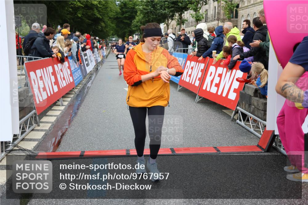 14.06.2026 - REWE Women's Run Strokosch-Dieckow http://msf.ph/oto/9767957 14.06.2026 09:52:59 Ziel 10278, 10490, 10629, 10686, 10833, 10984, 11123, 11485, 11519 meine-sportfotos.de