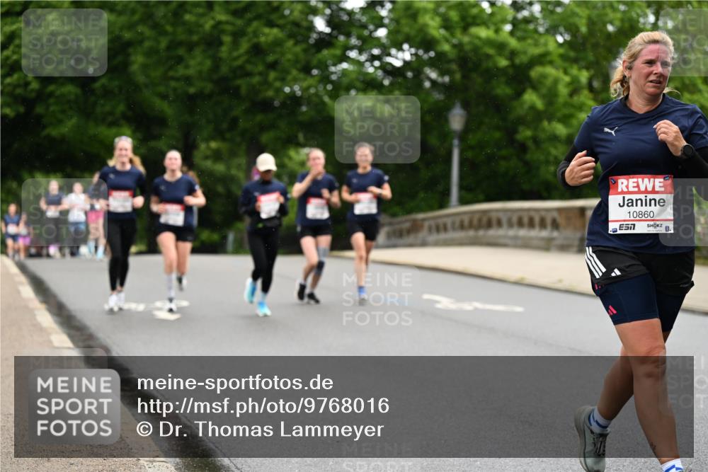 14.06.2026 - REWE Women's Run Dr. Thomas Lammeyer http://msf.ph/oto/9768016 14.06.2026 09:44:36 Laufen 10860, 7, 8 meine-sportfotos.de