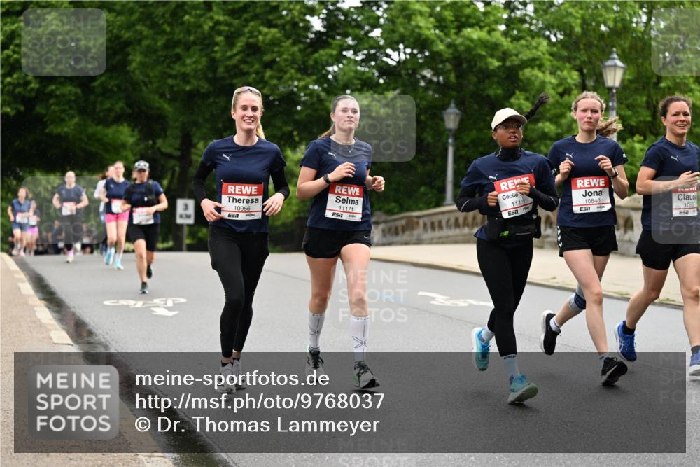 14.06.2026 - REWE Women's Run Dr. Thomas Lammeyer http://msf.ph/oto/9768037 14.06.2026 09:44:38 Laufen 10956, 7, 11171, 7, 11101, 10840, 1083 meine-sportfotos.de