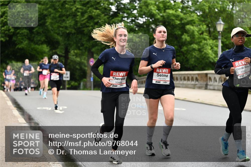 14.06.2026 - REWE Women's Run Dr. Thomas Lammeyer http://msf.ph/oto/9768044 14.06.2026 09:44:39 Laufen 10956, 7, 11171, 11101, 7 meine-sportfotos.de
