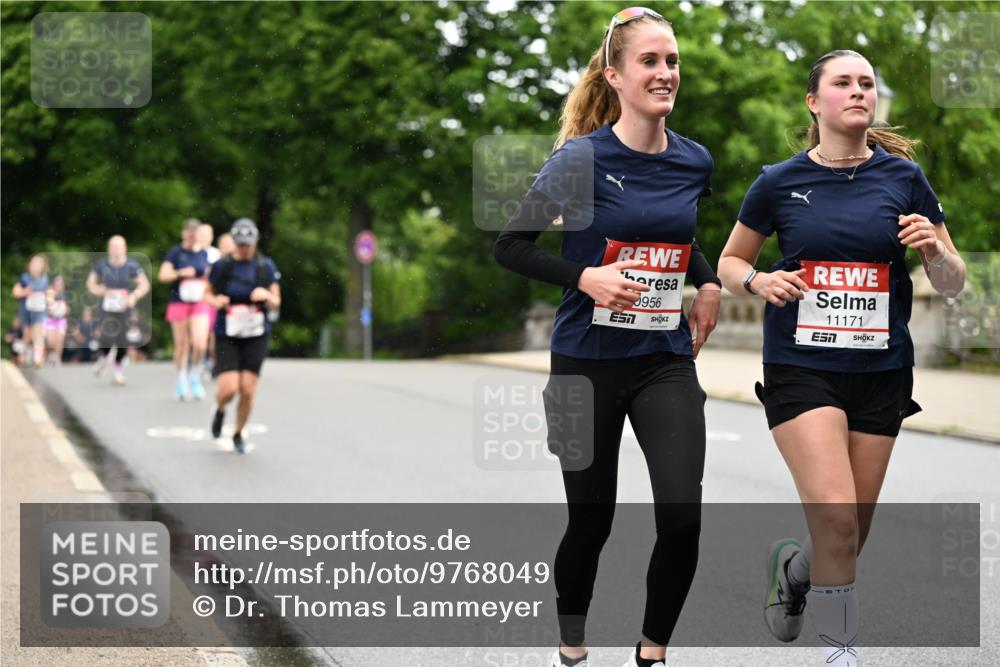 14.06.2026 - REWE Women's Run Dr. Thomas Lammeyer http://msf.ph/oto/9768049 14.06.2026 09:44:39 Laufen 956, 11171 meine-sportfotos.de