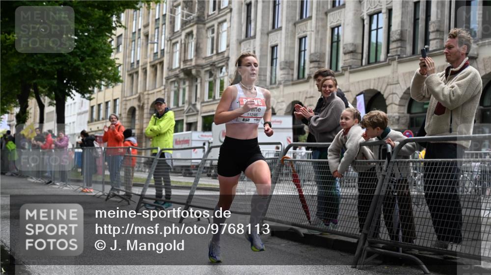 14.06.2026 - REWE Women's Run J. Mangold http://msf.ph/oto/9768113 14.06.2026 09:36:45 Ziel 11246 meine-sportfotos.de