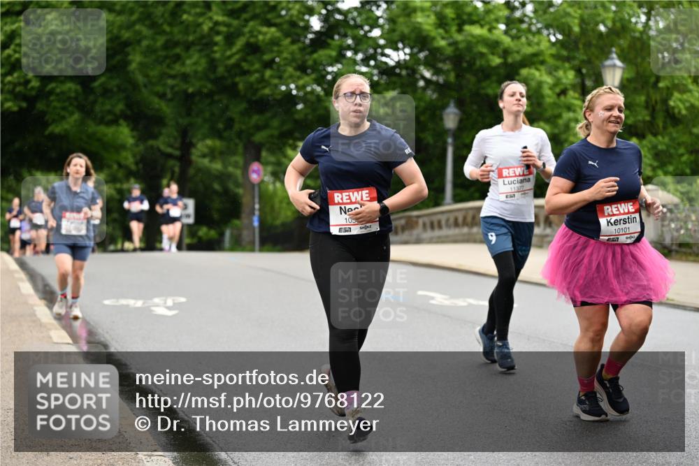14.06.2026 - REWE Women's Run Dr. Thomas Lammeyer http://msf.ph/oto/9768122 14.06.2026 09:44:45 Laufen 105, 9, 11377, 857, 10101 meine-sportfotos.de