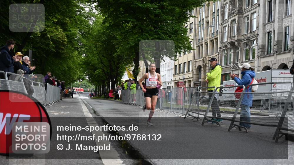14.06.2026 - REWE Women's Run J. Mangold http://msf.ph/oto/9768132 14.06.2026 09:40:14 Ziel 11517 meine-sportfotos.de