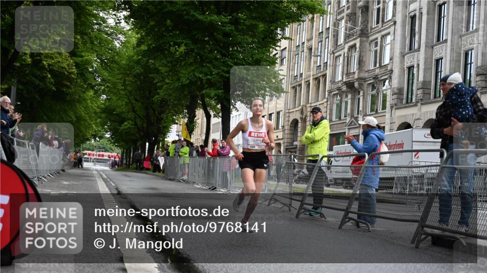 14.06.2026 - REWE Women's Run J. Mangold http://msf.ph/oto/9768141 14.06.2026 09:40:15 Ziel 11517 meine-sportfotos.de