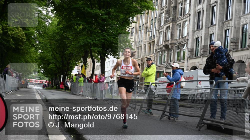 14.06.2026 - REWE Women's Run J. Mangold http://msf.ph/oto/9768145 14.06.2026 09:40:15 Ziel 11517 meine-sportfotos.de
